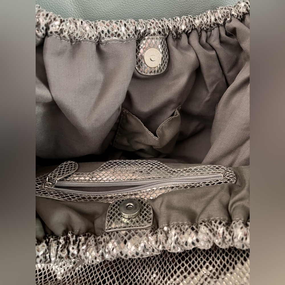 Daisy Fuentes Silver Metallic-Rouched-Faux Snake Print Hobo Slouchy Shoulder Bag - Picture 10 of 14